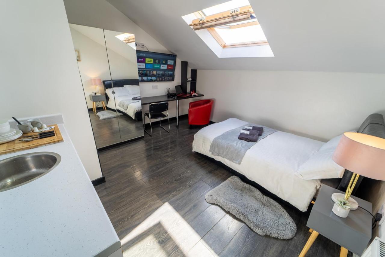 Stay Sa Cosy Equipped Studios Available 10 Mins From The City! Free Wifi &50" Smart Tv'S! Birmingham Szoba fotó